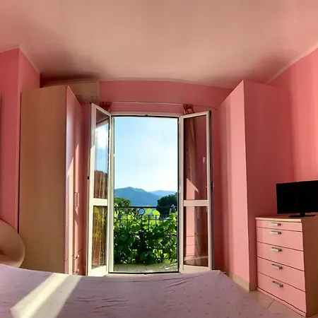 Ligo Bed & Breakfast *